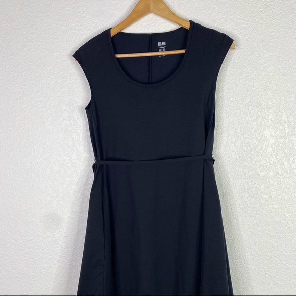 Uniqlo x Theory Black Stretch Short Sleeve A-Line Dress - Picture 3 of 8